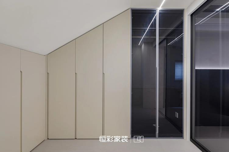 滨康小区衣帽间.jpg